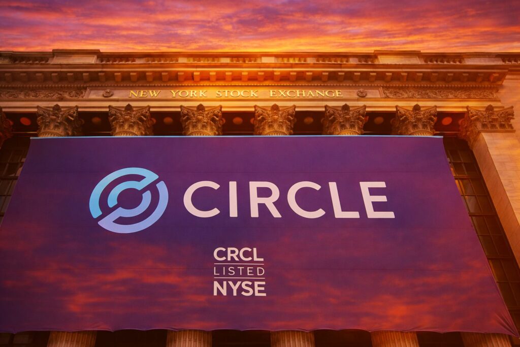 Circle Internet Group Stock (CRCL) Drops Near $82 as Valuation Debate Heats Up Heading Into 2026